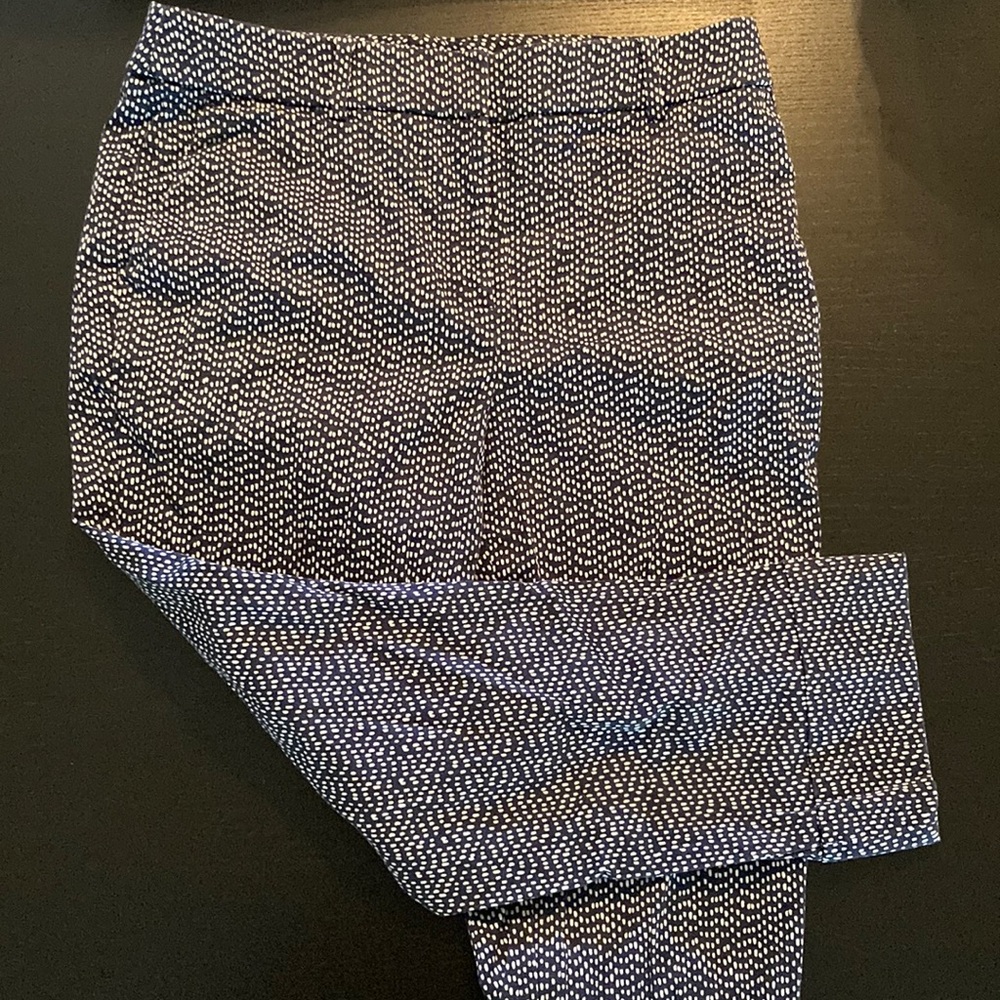 Chicos 0 (equivalent to US 4) capris